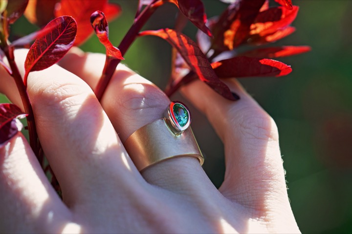 Breiter Ring mit türkisem Stein